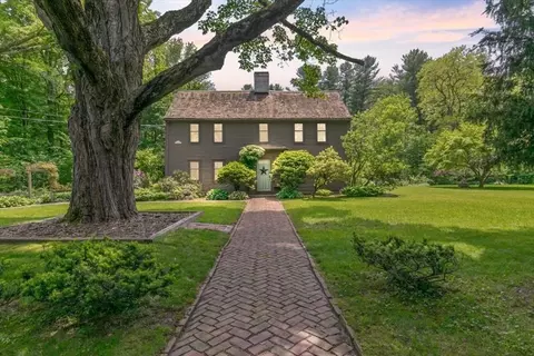 88 Central St, Andover, MA 01810