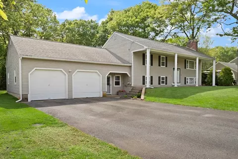 112 Stoddard Dr, North Attleboro, MA 02760