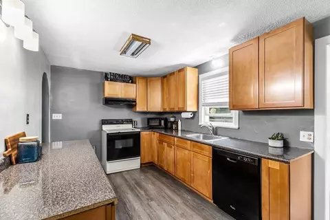 59 Kulig St, Springfield, MA 01104 photo 8