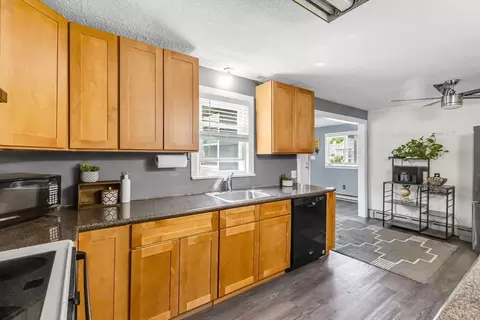 59 Kulig St, Springfield, MA 01104 photo 9