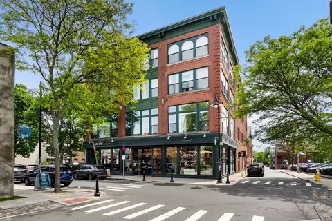 281 Essex St #206, Salem, MA 01970
