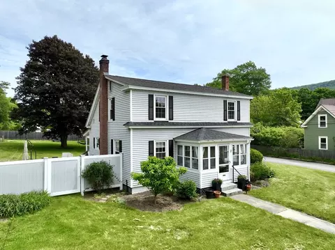 12 Wellington St, Shelburne Falls, MA 01370