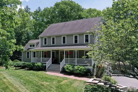 786 E Washington St, Hanson, MA 02341