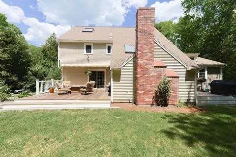 Exterior - 786 E Washington St, Hanson, MA 02341 photo 4 of 11