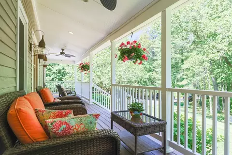 Exterior - 786 E Washington St, Hanson, MA 02341 photo 2 of 11