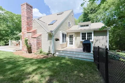 Exterior - 786 E Washington St, Hanson, MA 02341 photo 6 of 11
