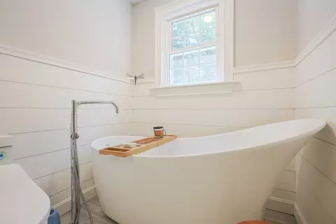 Bath - 786 E Washington St, Hanson, MA 02341 photo 3 of 4