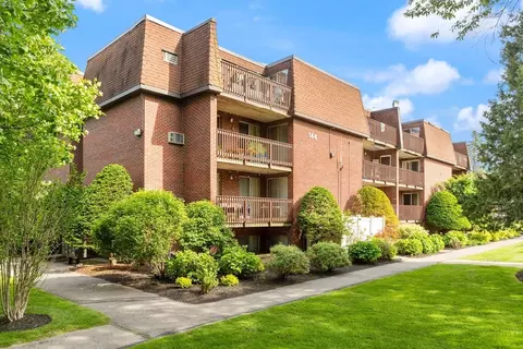 144 Kenrick St #31, Boston, MA 02135
