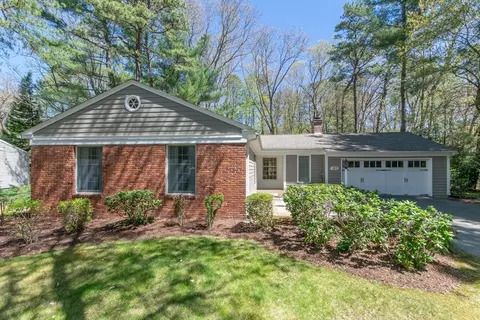 153 Inverness Ln, Longmeadow, MA 01106