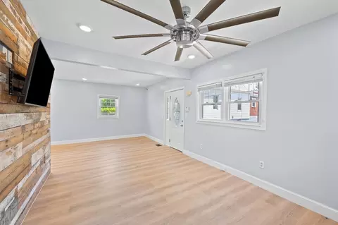 11 Shale St, Worcester, MA 01604 photo 6