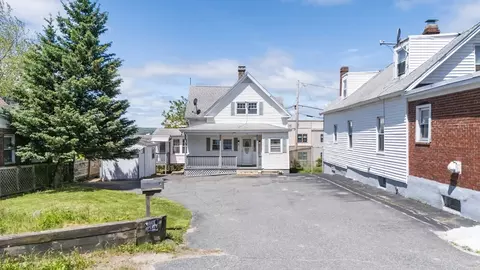 11 Shale St, Worcester, MA 01604 photo 2