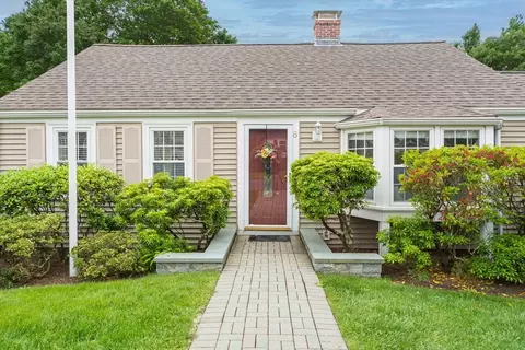 6 Gilbert Rd, Natick, MA 01760