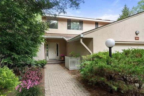 204 Allandale Rd #A, Chestnut Hill, MA 02467