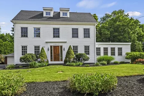 210 Wood St, Hopkinton, MA 01748