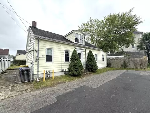 60 Chapin St, Fall River, MA 02724 photo 2