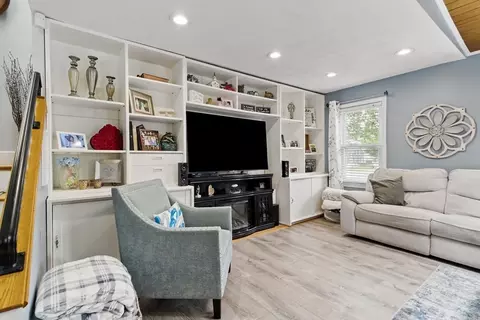 65 Holten St, Danvers, MA 01923 photo 17