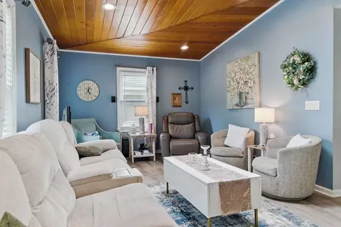 65 Holten St, Danvers, MA 01923 photo 15