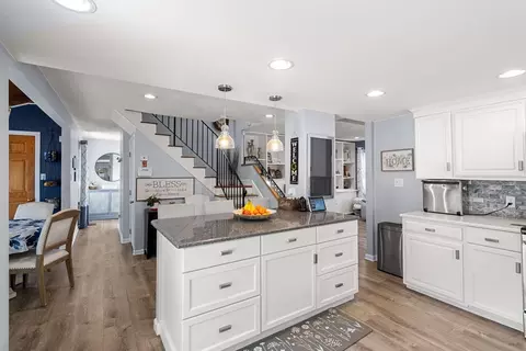 65 Holten St, Danvers, MA 01923 photo 8