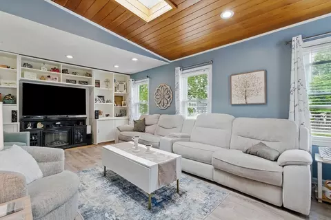 65 Holten St, Danvers, MA 01923 photo 18