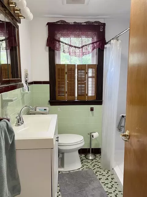 124 Bower St, Malden, MA 02148 photo 9