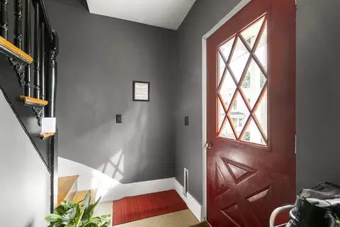 Entry Way - 4 Myrtle Sq, Gloucester, MA 01930 photo 2 of 2
