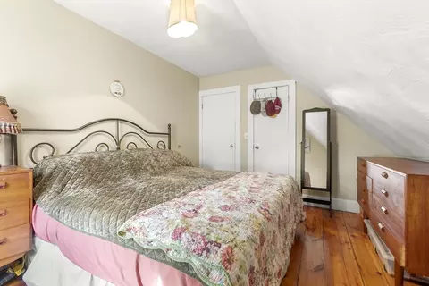 Bedroom - 4 Myrtle Sq, Gloucester, MA 01930 photo 1 of 4