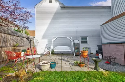 Exterior - 4 Myrtle Sq, Gloucester, MA 01930 photo 4 of 8