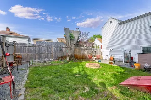Exterior - 4 Myrtle Sq, Gloucester, MA 01930 photo 8 of 8
