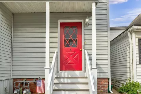 Exterior - 4 Myrtle Sq, Gloucester, MA 01930 photo 2 of 8