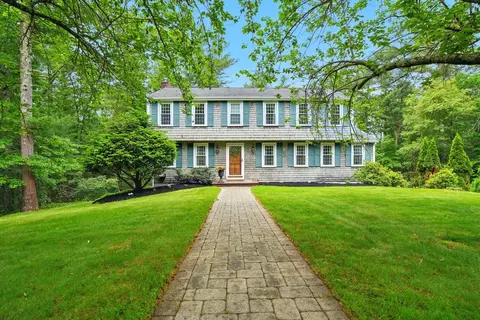29 Harvest Dr, Duxbury, MA 02332
