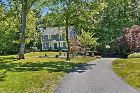 45 Elis Ln, Duxbury, MA 02332