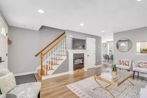74 Juniper Ln #74, Tewksbury, MA 01876