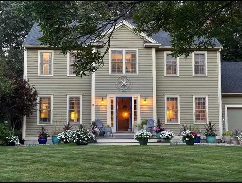 3 Cypress Ln, Walpole, MA 02081