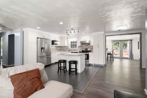 22 Wethersfield Rd, Natick, MA 01760 photo 5