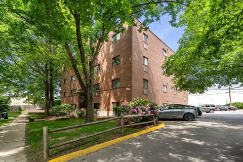 8 Riverside St # R, Watertown, MA 02472