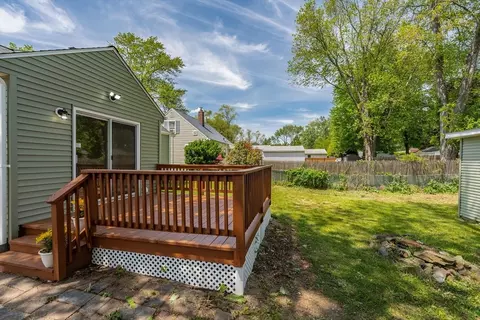 76 Wolcott Ave, West Springfield, MA 01089 photo 28