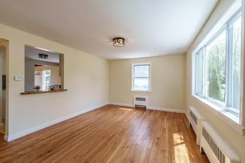 76 Wolcott Ave, West Springfield, MA 01089 photo 6