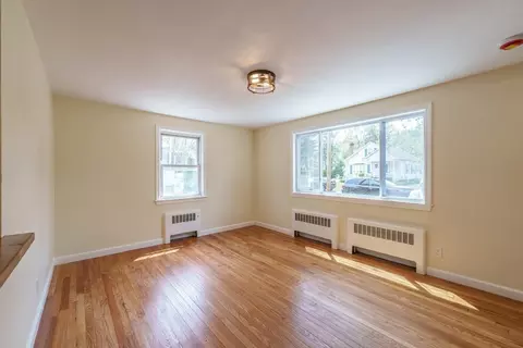 76 Wolcott Ave, West Springfield, MA 01089 photo 5