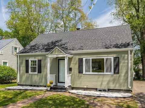 76 Wolcott Ave, West Springfield, MA 01089 photo 2