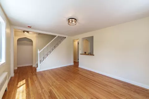76 Wolcott Ave, West Springfield, MA 01089 photo 3