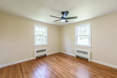 76 Wolcott Ave, West Springfield, MA 01089 photo 17
