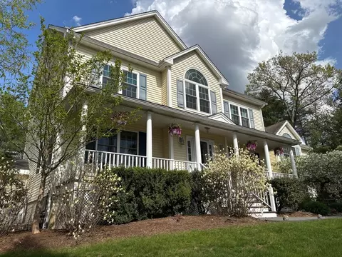 6 Myers Ln, Billerica, MA 01862