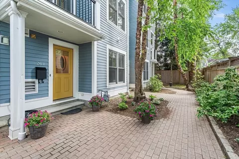 26 Lake St # -B, Somerville, MA 02143