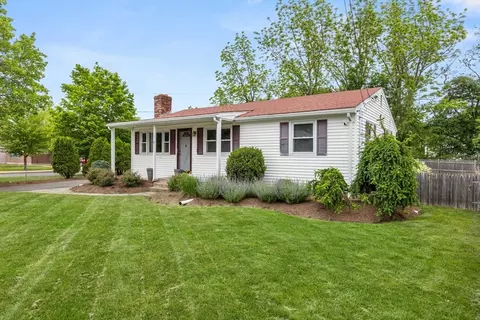 91 Brown St, Attleboro, MA 02703