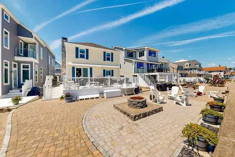 896 Shirley St # B, Winthrop, MA 02152