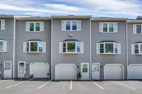 95 Tennis Plaza Rd #12, Dracut, MA 01826