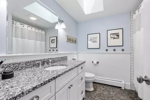 Bath - 16 Harvard Dr, Hingham, MA 02043 photo 3 of 3