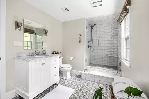 Bath - 16 Harvard Dr, Hingham, MA 02043 photo 2 of 3