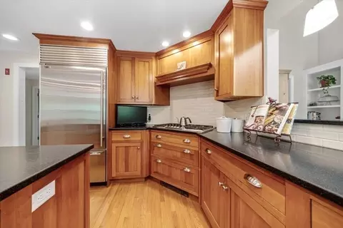 Kitchen - 16 Harvard Dr, Hingham, MA 02043 photo 3 of 4