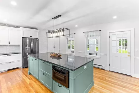 Kitchen - 100 Gilbert St, Mansfield, MA 02048 photo 3 of 5